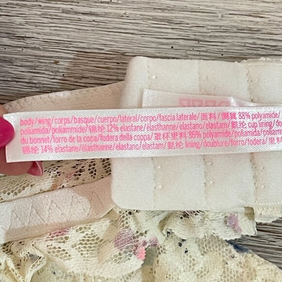 New Victoria's Secret Halter Bra Bralette Medium Ivory Lace Pink Blue Dot NWT - Picture 9 of 9